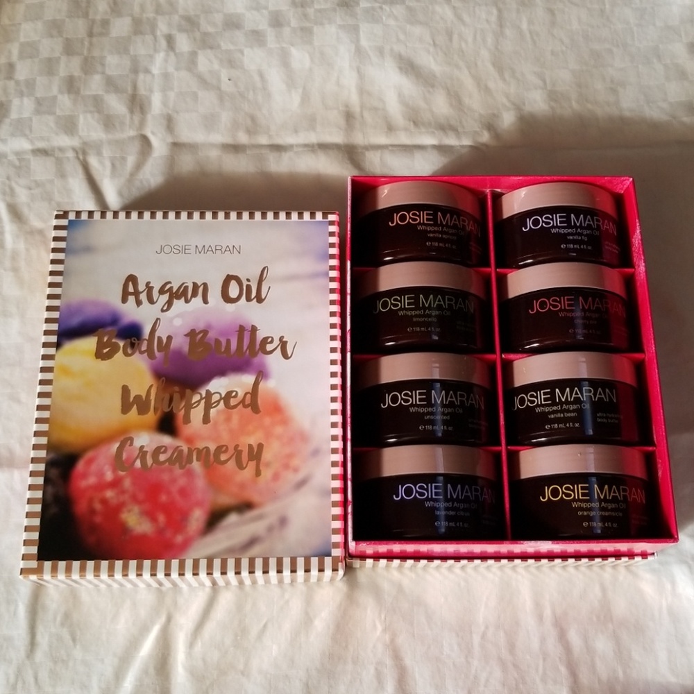 Super Holiday Gift Josie Maran body butter 8pc set